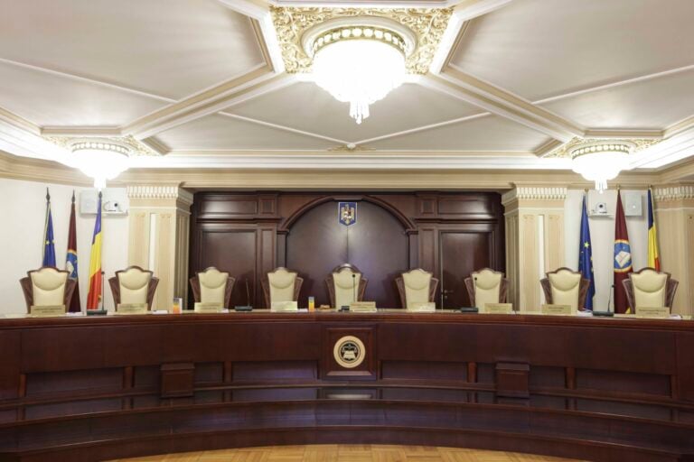 CCR decide luni soarta pensiilor magistraților și a măsurilor fiscale din pachetul doi de redresare. Legea, contestată de ÎCCJ: „Un NU răspicat oricărei tentative de a slăbi independența justiției”